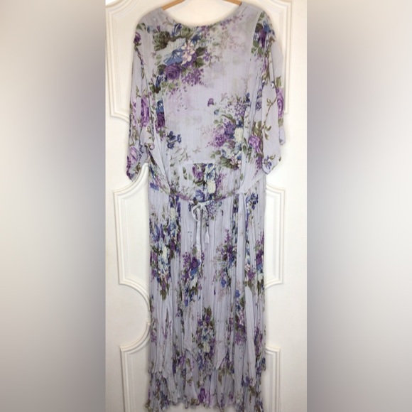 Floral print lavender dress Size 1X - Picture 2 of 6
